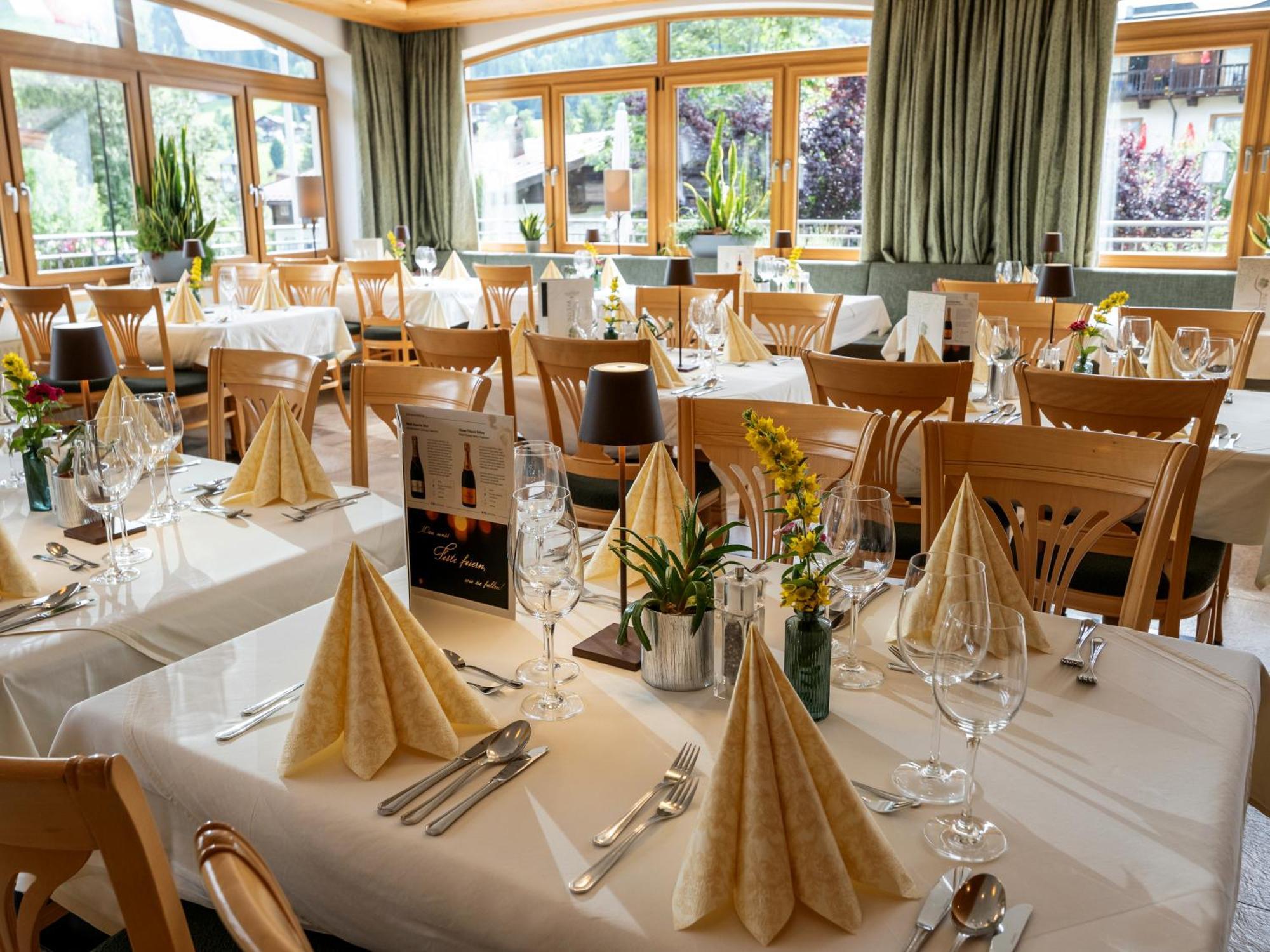 Alpen Glueck Hotel Kirchberger Hof Kirchberg in Tirol Ngoại thất bức ảnh